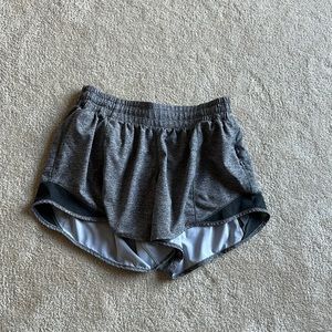 lululemon 4in hotty hot shorts size 8 gray